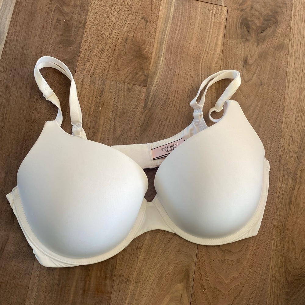 Victoria Secrets white bra 36D
